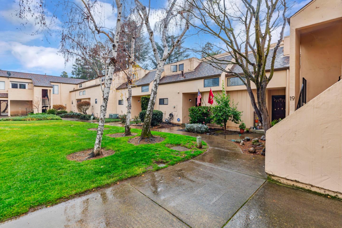 Detail Gallery Image 3 of 37 For 8170 Westwood Dr #22,  Gilroy,  CA 95020 - 2 Beds | 1/1 Baths