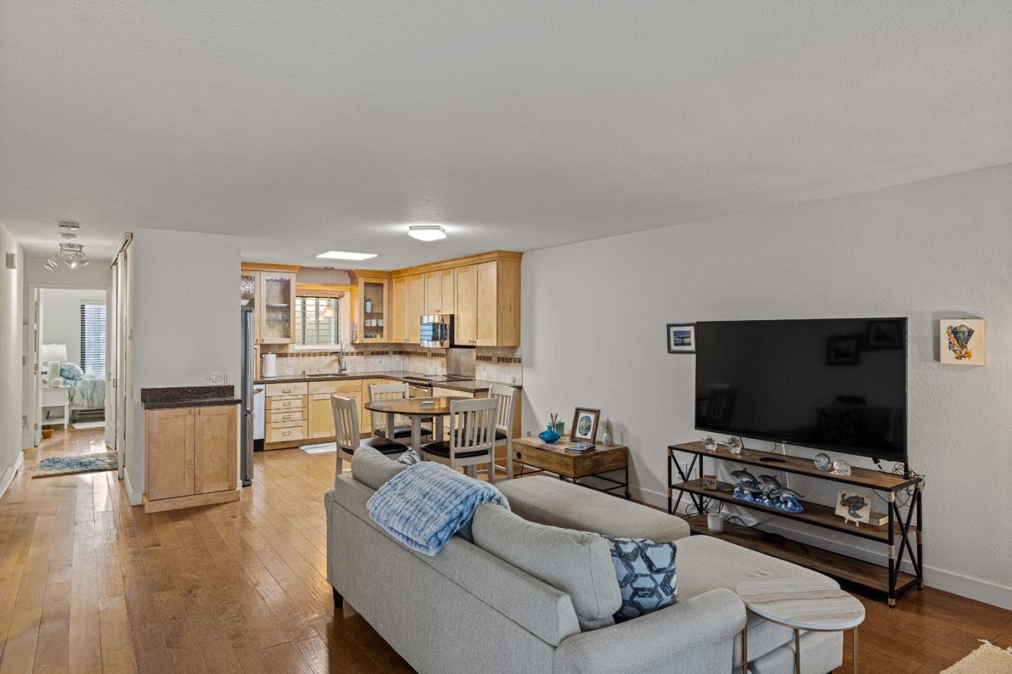 Detail Gallery Image 12 of 35 For 1 Surf Way #129,  Monterey,  CA 93940 - 2 Beds | 2 Baths