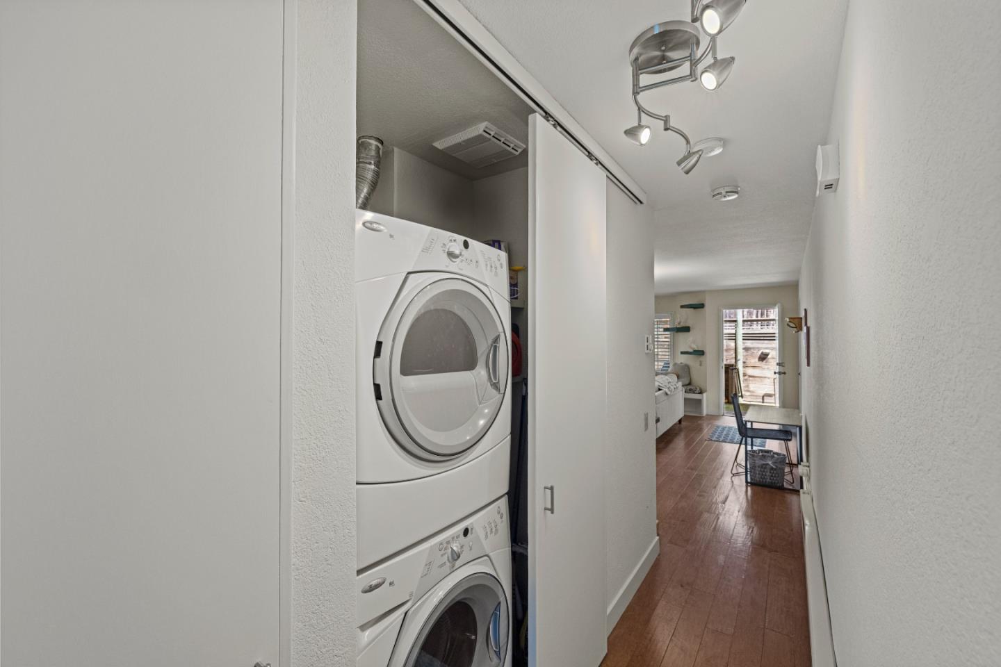 Detail Gallery Image 22 of 35 For 1 Surf Way #129,  Monterey,  CA 93940 - 2 Beds | 2 Baths