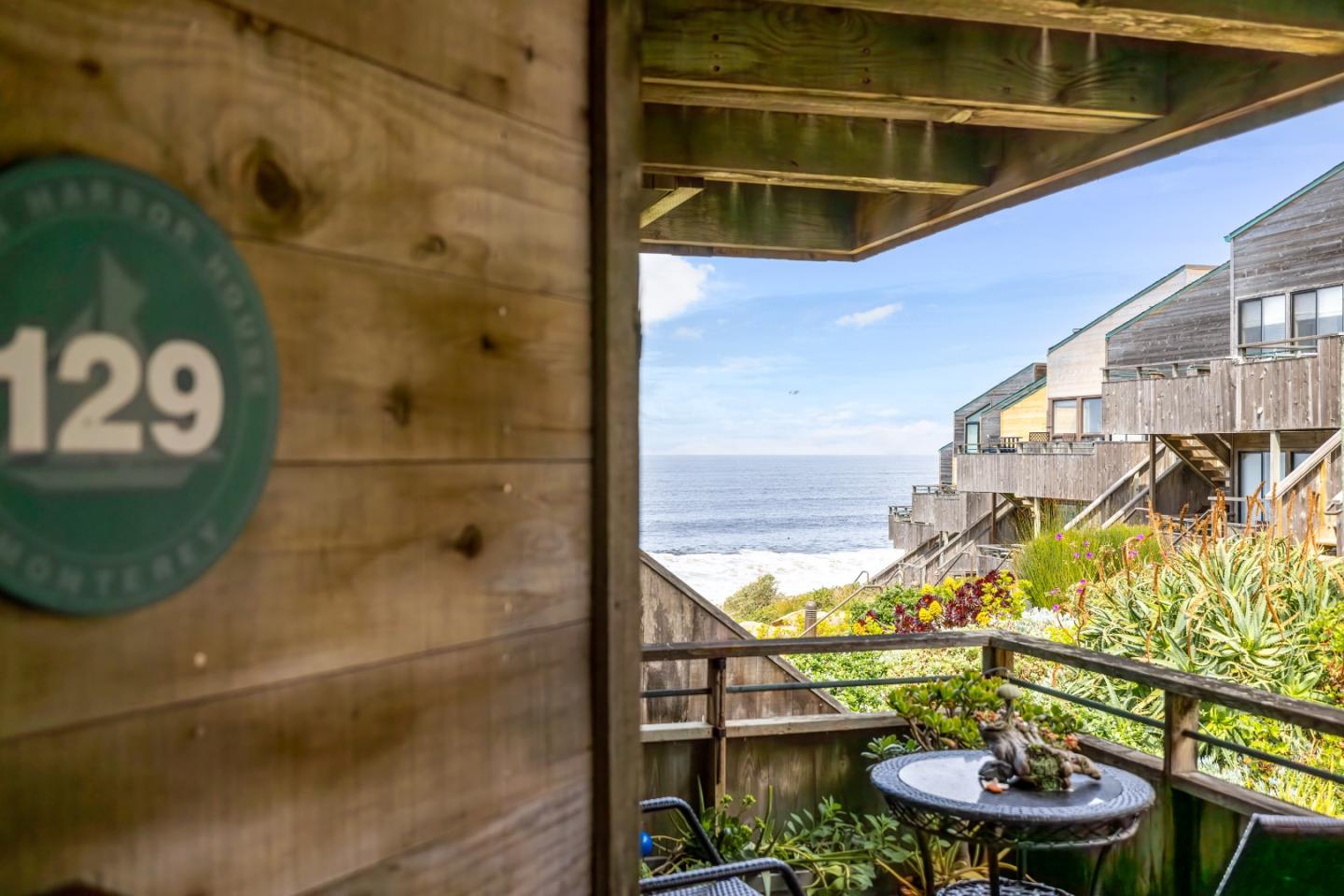 Detail Gallery Image 3 of 35 For 1 Surf Way #129,  Monterey,  CA 93940 - 2 Beds | 2 Baths