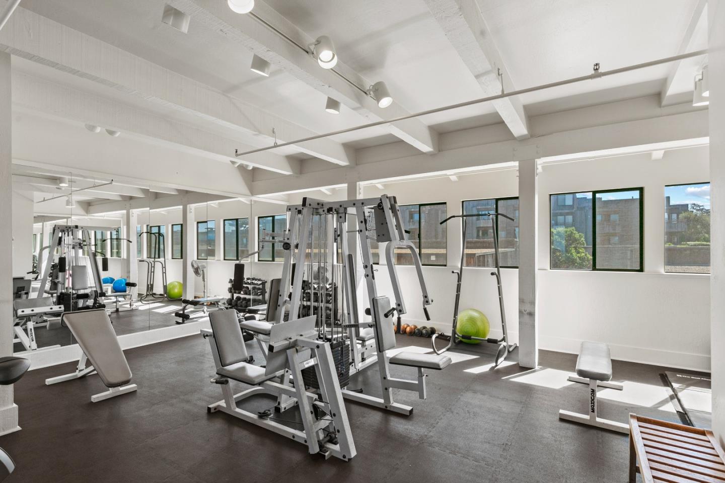 Detail Gallery Image 30 of 35 For 1 Surf Way #129,  Monterey,  CA 93940 - 2 Beds | 2 Baths