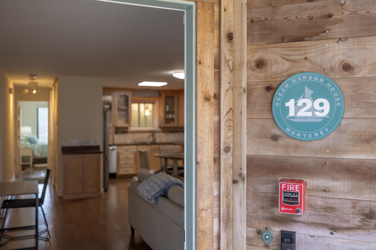 Detail Gallery Image 5 of 35 For 1 Surf Way #129,  Monterey,  CA 93940 - 2 Beds | 2 Baths