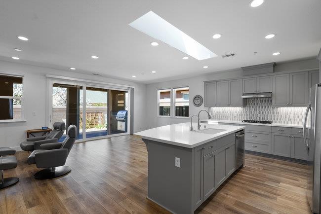 Detail Gallery Image 19 of 70 For 2008 White Oak Dr, Hollister,  CA 95023 - 2 Beds | 2 Baths