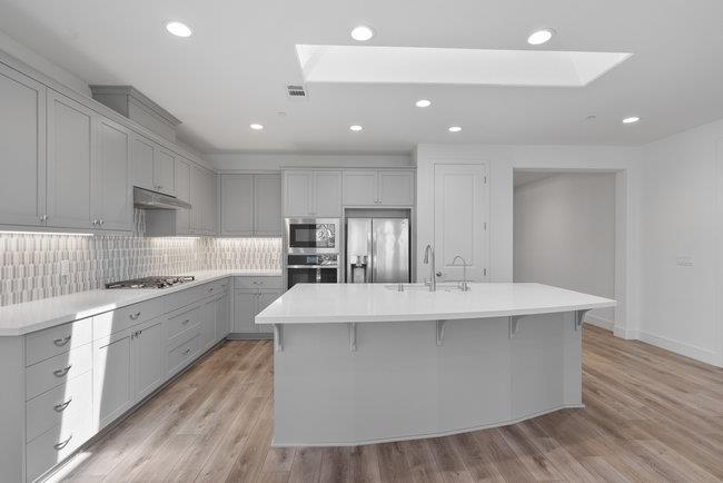 Detail Gallery Image 22 of 70 For 2008 White Oak Dr, Hollister,  CA 95023 - 2 Beds | 2 Baths