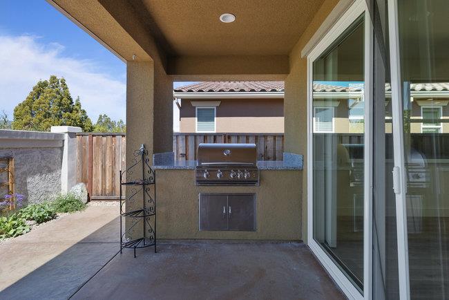 Detail Gallery Image 36 of 70 For 2008 White Oak Dr, Hollister,  CA 95023 - 2 Beds | 2 Baths