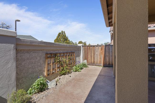 Detail Gallery Image 38 of 70 For 2008 White Oak Dr, Hollister,  CA 95023 - 2 Beds | 2 Baths