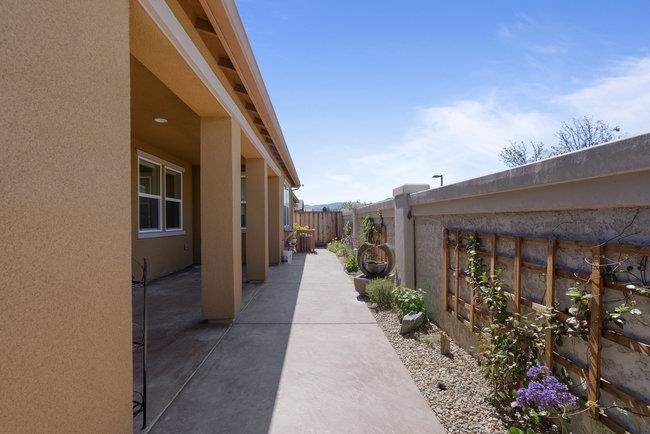 Detail Gallery Image 40 of 70 For 2008 White Oak Dr, Hollister,  CA 95023 - 2 Beds | 2 Baths