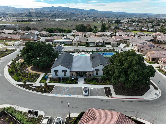 Detail Gallery Image 49 of 70 For 2008 White Oak Dr, Hollister,  CA 95023 - 2 Beds | 2 Baths