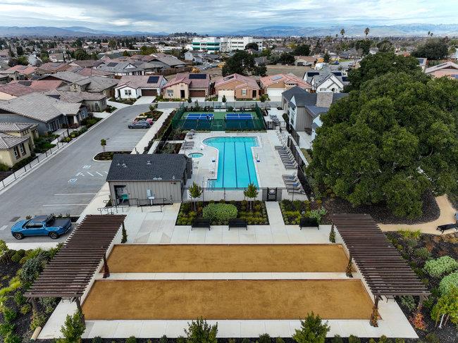 Detail Gallery Image 52 of 70 For 2008 White Oak Dr, Hollister,  CA 95023 - 2 Beds | 2 Baths