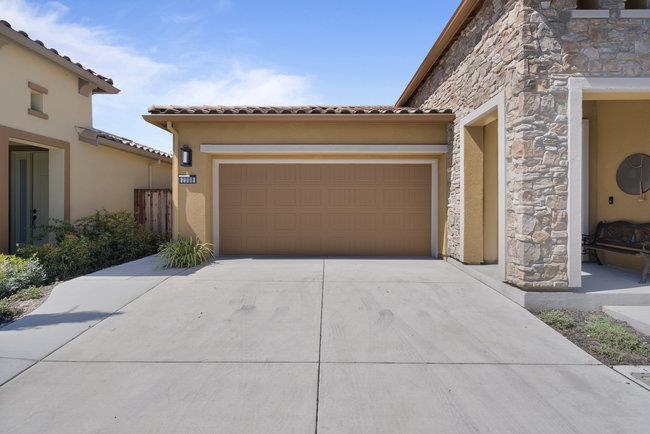 Detail Gallery Image 6 of 70 For 2008 White Oak Dr, Hollister,  CA 95023 - 2 Beds | 2 Baths