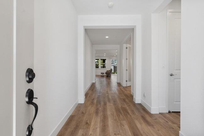 Detail Gallery Image 9 of 70 For 2008 White Oak Dr, Hollister,  CA 95023 - 2 Beds | 2 Baths