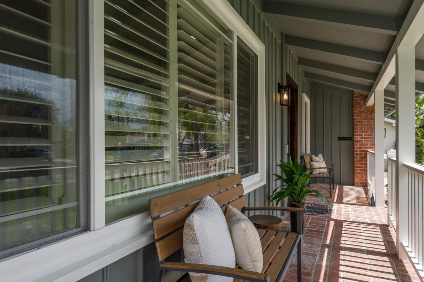 Detail Gallery Image 2 of 28 For 1577 Alisal Ave, San Jose,  CA 95125 - 4 Beds | 2/1 Baths