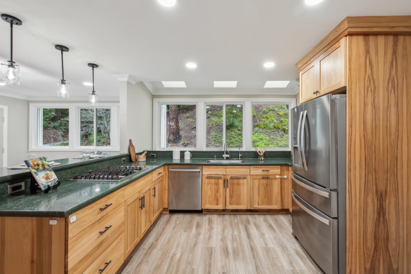 Detail Gallery Image 19 of 52 For 230 Burrell Ct, Los Gatos,  CA 95033 - 3 Beds | 3 Baths