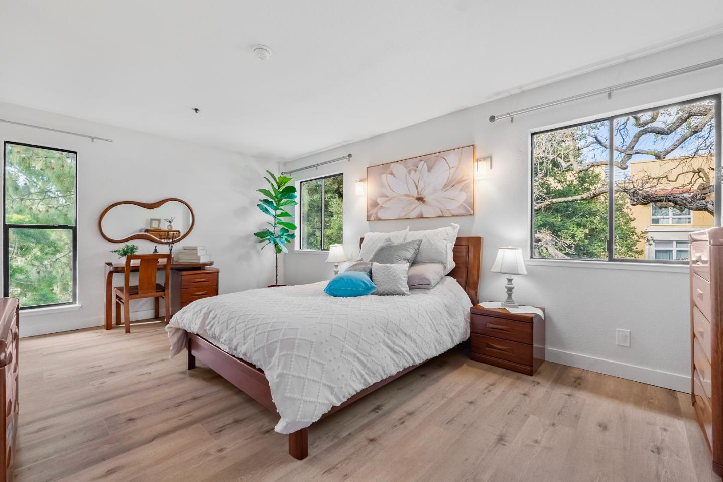 Detail Gallery Image 11 of 37 For 496 W Charleston Rd #302,  Palo Alto,  CA 94306 - 3 Beds | 2 Baths