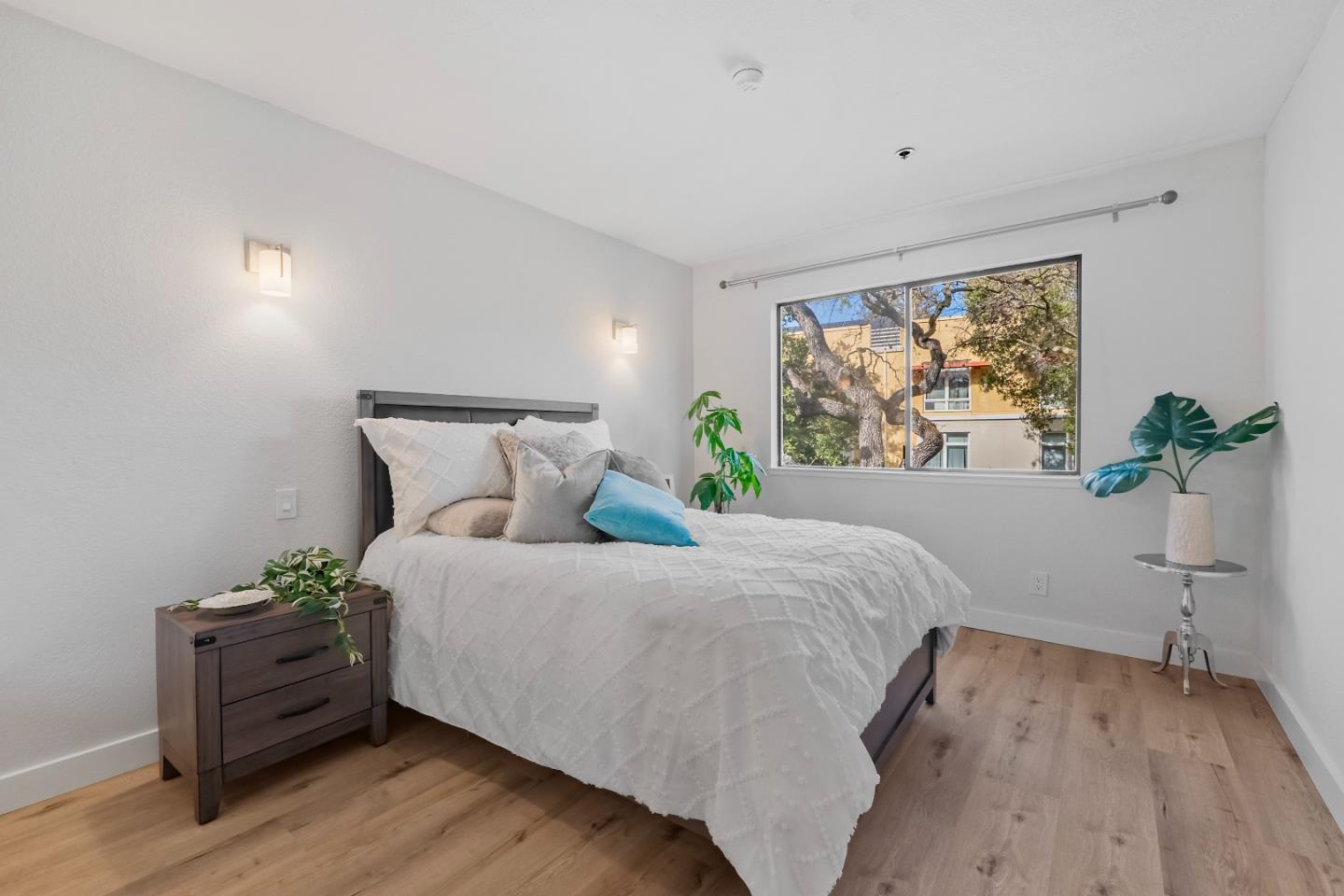 Detail Gallery Image 14 of 37 For 496 W Charleston Rd #302,  Palo Alto,  CA 94306 - 3 Beds | 2 Baths
