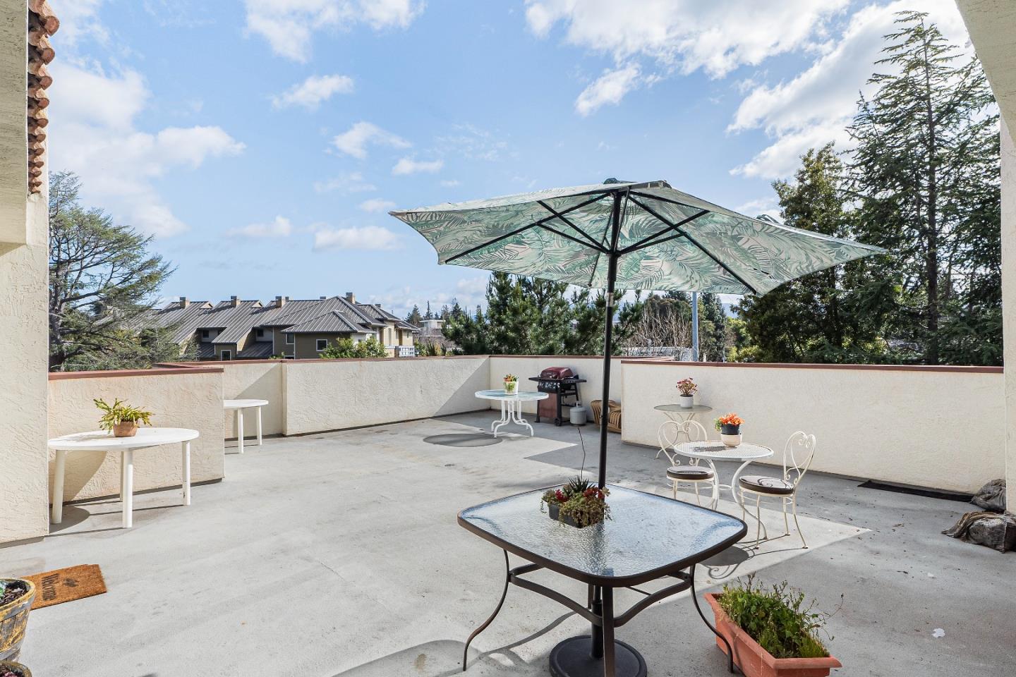 Detail Gallery Image 28 of 37 For 496 W Charleston Rd #302,  Palo Alto,  CA 94306 - 3 Beds | 2 Baths