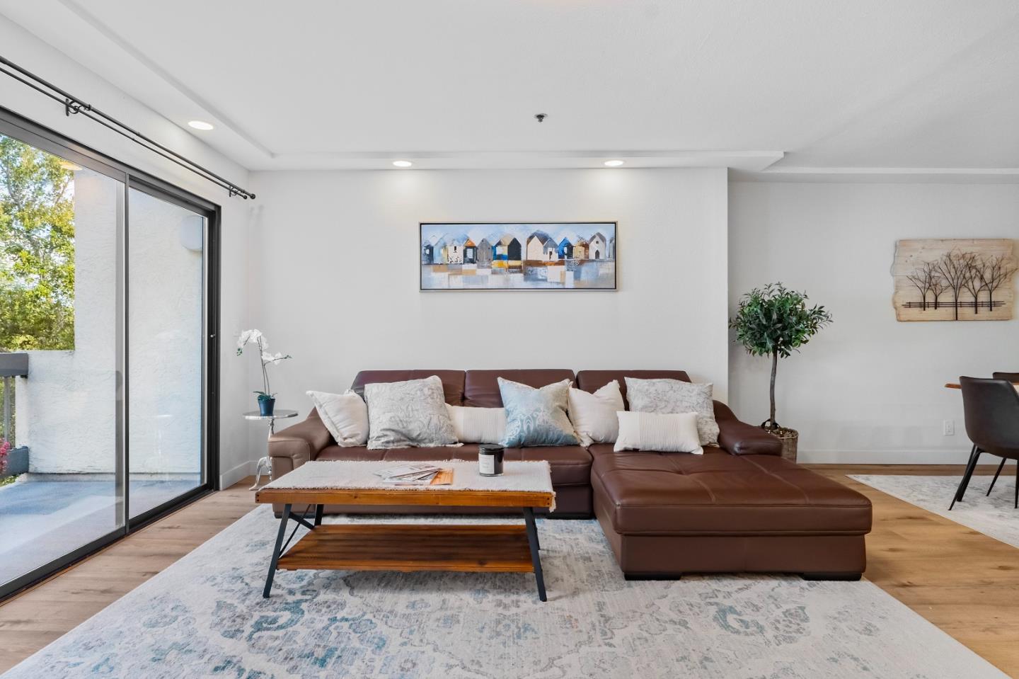 Detail Gallery Image 3 of 37 For 496 W Charleston Rd #302,  Palo Alto,  CA 94306 - 3 Beds | 2 Baths
