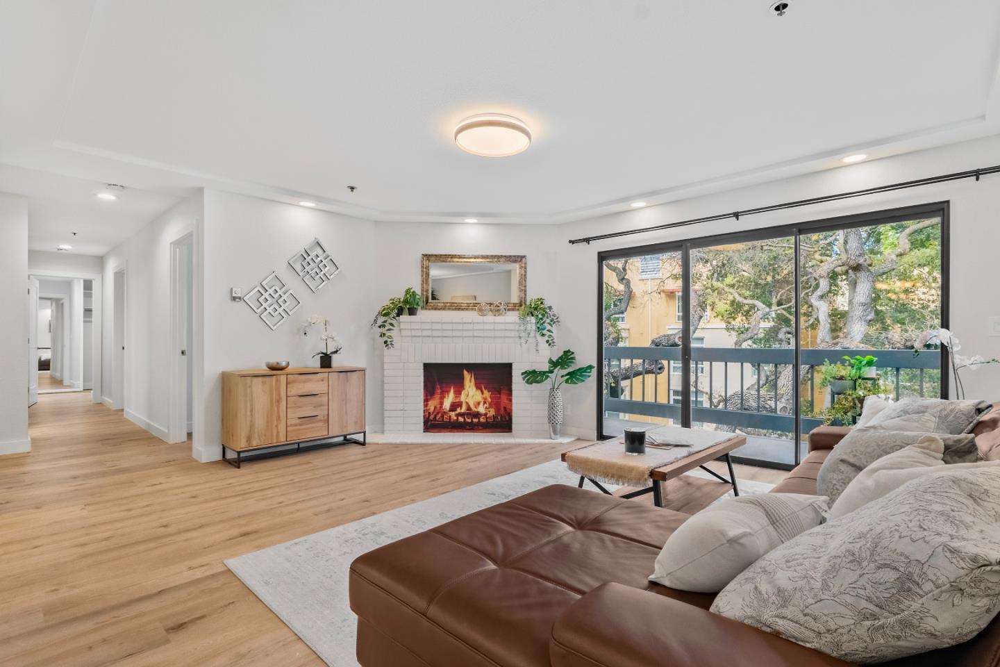 Detail Gallery Image 4 of 37 For 496 W Charleston Rd #302,  Palo Alto,  CA 94306 - 3 Beds | 2 Baths