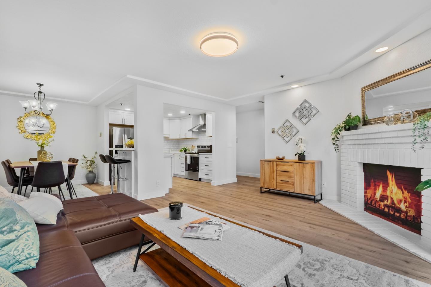 Detail Gallery Image 5 of 37 For 496 W Charleston Rd #302,  Palo Alto,  CA 94306 - 3 Beds | 2 Baths
