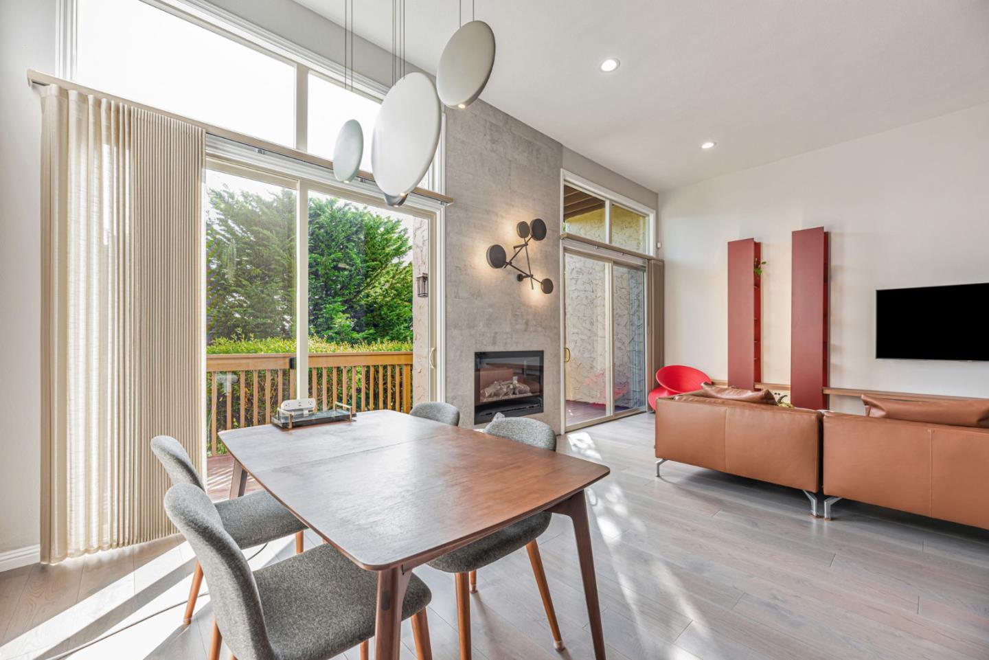 Detail Gallery Image 10 of 33 For 3043 Saint James Rd, Belmont,  CA 94002 - 3 Beds | 2/1 Baths
