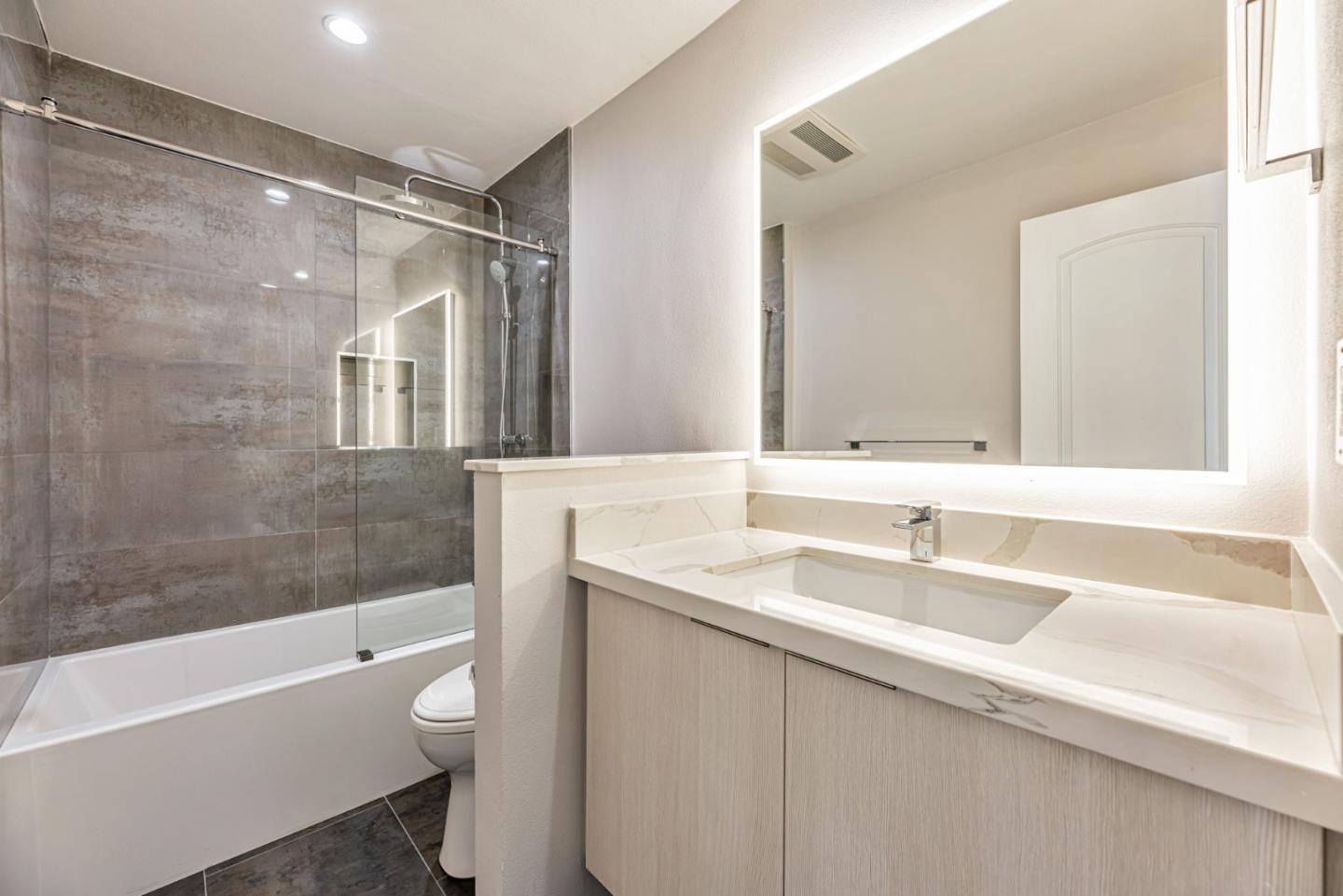 Detail Gallery Image 23 of 33 For 3043 Saint James Rd, Belmont,  CA 94002 - 3 Beds | 2/1 Baths