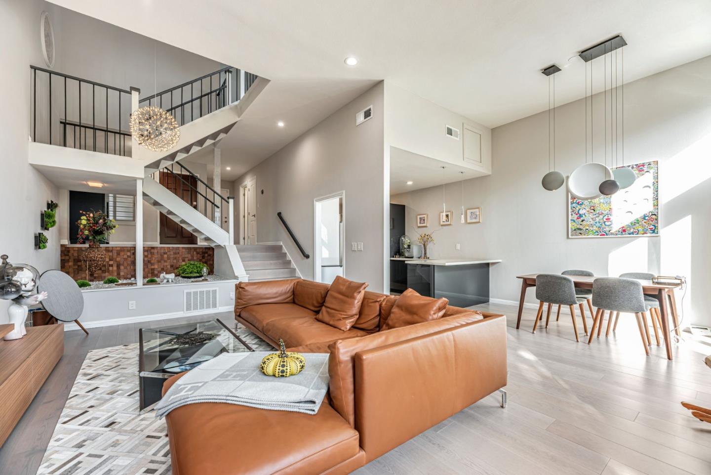 Detail Gallery Image 5 of 33 For 3043 Saint James Rd, Belmont,  CA 94002 - 3 Beds | 2/1 Baths