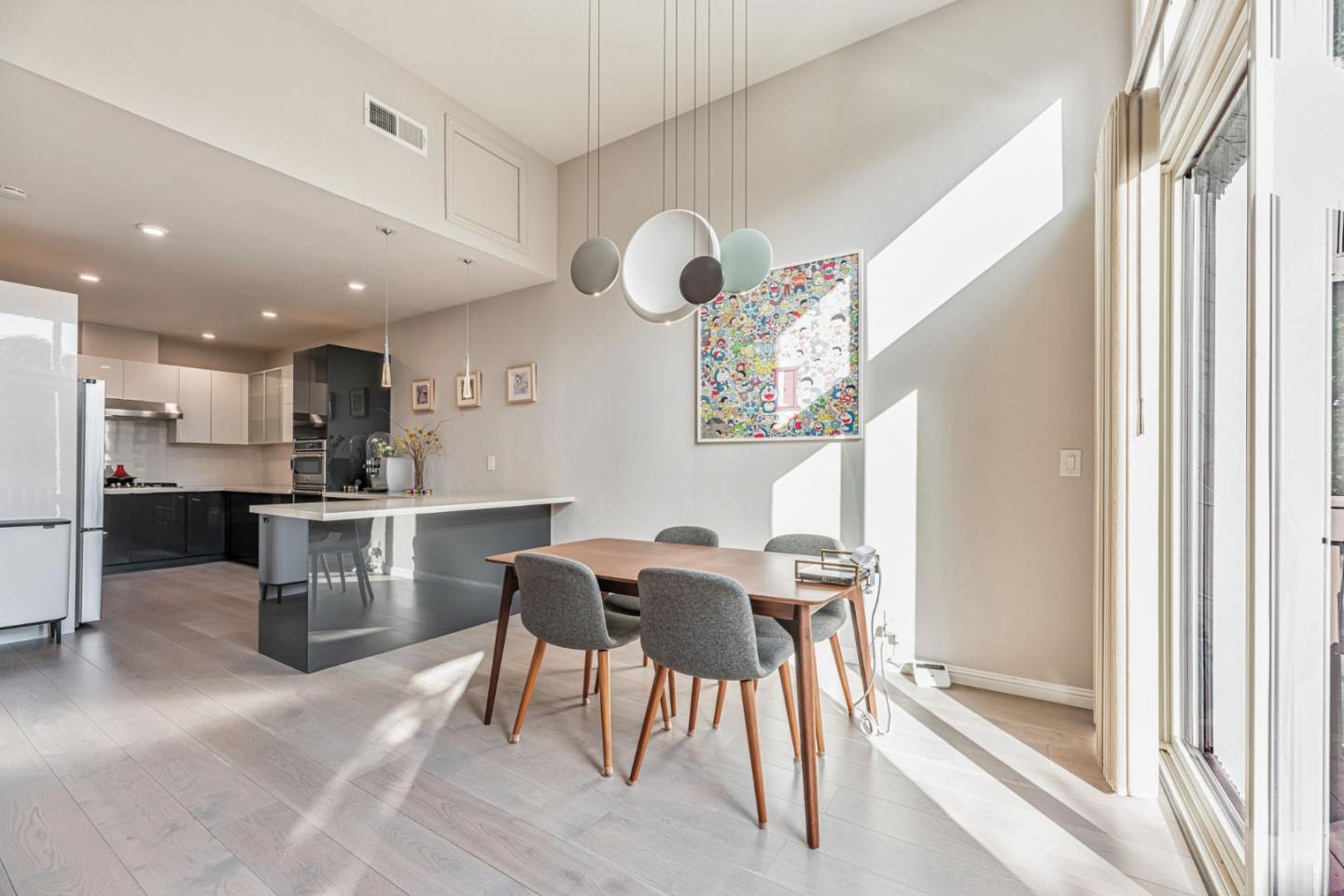 Detail Gallery Image 9 of 33 For 3043 Saint James Rd, Belmont,  CA 94002 - 3 Beds | 2/1 Baths