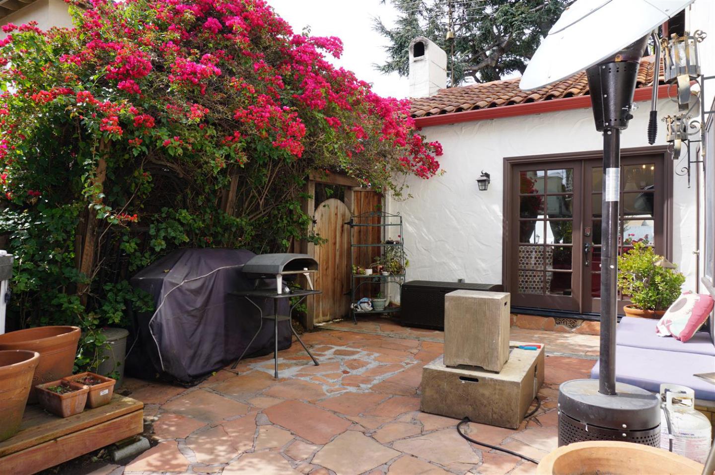 Detail Gallery Image 8 of 31 For 820 Civic Center Dr, Santa Clara,  CA 95050 - 5 Beds | 4 Baths