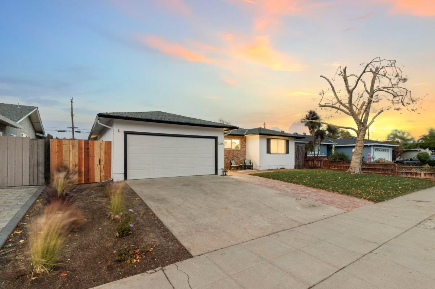 Detail Gallery Image 2 of 43 For 1335 Dentwood Dr, San Jose,  CA 95118 - 4 Beds | 2 Baths
