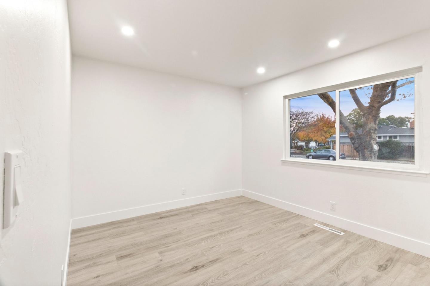 Detail Gallery Image 32 of 43 For 1335 Dentwood Dr, San Jose,  CA 95118 - 4 Beds | 2 Baths
