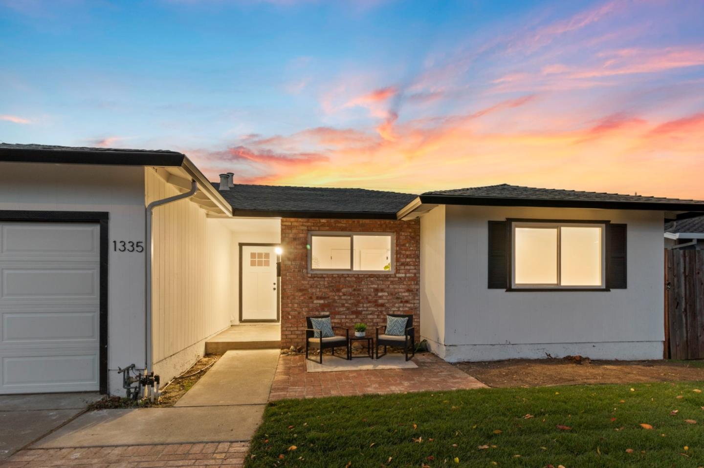 Detail Gallery Image 4 of 43 For 1335 Dentwood Dr, San Jose,  CA 95118 - 4 Beds | 2 Baths