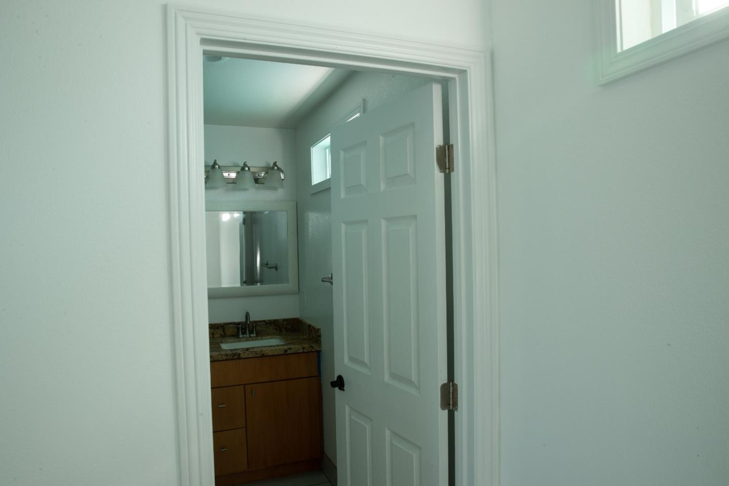 Detail Gallery Image 3 of 7 For 7981 Moss Landing Rd #G,  Moss Landing,  CA 95039 - 1 Beds | 1 Baths
