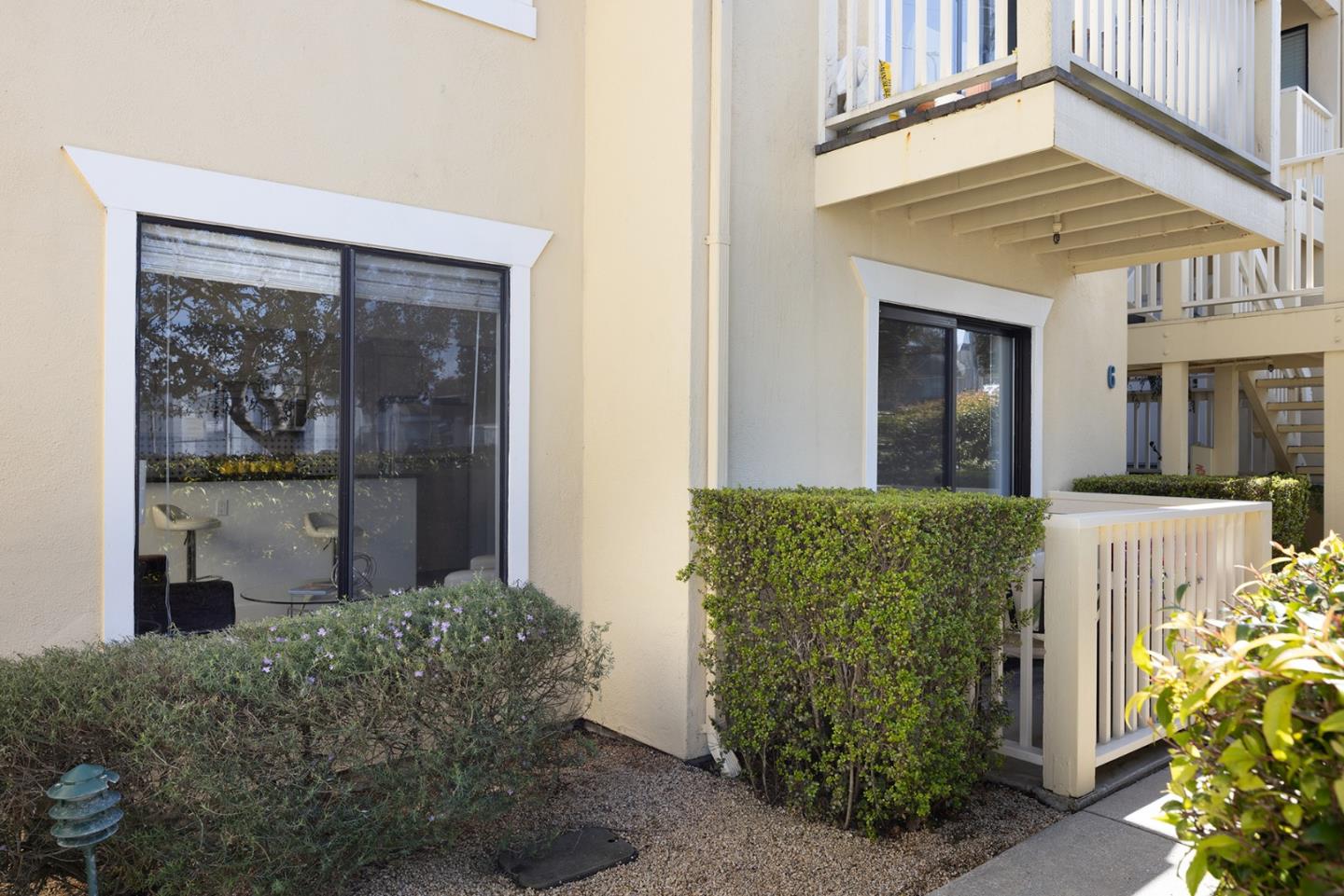 Detail Gallery Image 12 of 17 For 585 Laine St #6,  Monterey,  CA 93940 - 2 Beds | 1 Baths