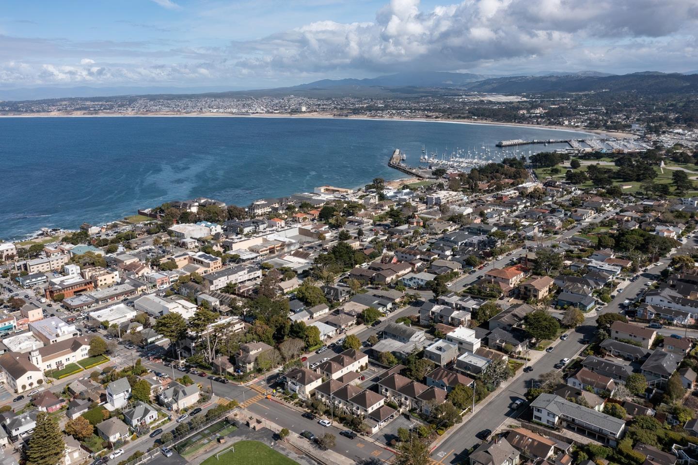 Detail Gallery Image 17 of 17 For 585 Laine St #6,  Monterey,  CA 93940 - 2 Beds | 1 Baths