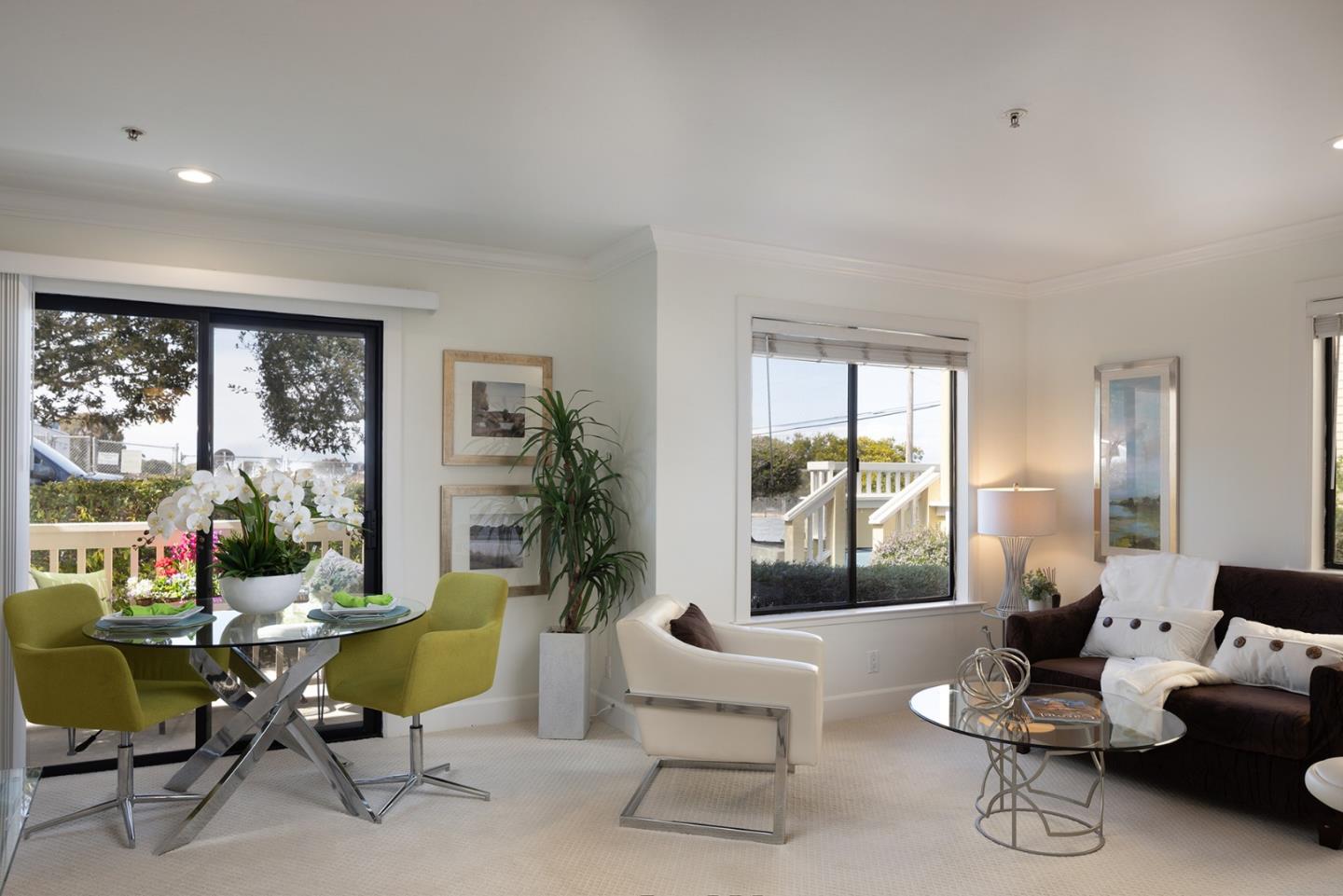 Detail Gallery Image 5 of 17 For 585 Laine St #6,  Monterey,  CA 93940 - 2 Beds | 1 Baths