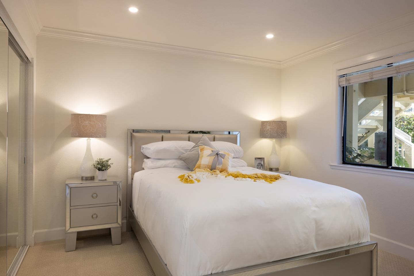 Detail Gallery Image 6 of 17 For 585 Laine St #6,  Monterey,  CA 93940 - 2 Beds | 1 Baths