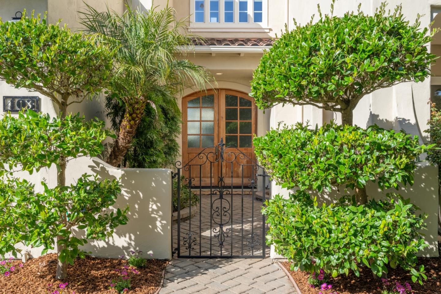 Detail Gallery Image 2 of 35 For 403 Estancia Ct, Monterey,  CA 93940 - 4 Beds | 4/2 Baths