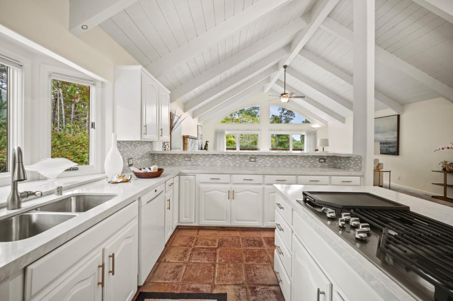 Detail Gallery Image 11 of 43 For 4055 Sunset Ln, Pebble Beach,  CA 93953 - 4 Beds | 2/1 Baths