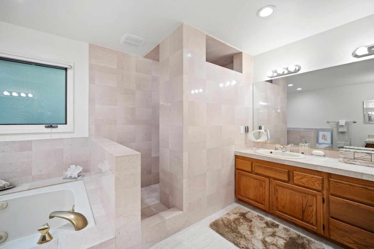 Detail Gallery Image 24 of 43 For 4055 Sunset Ln, Pebble Beach,  CA 93953 - 4 Beds | 2/1 Baths