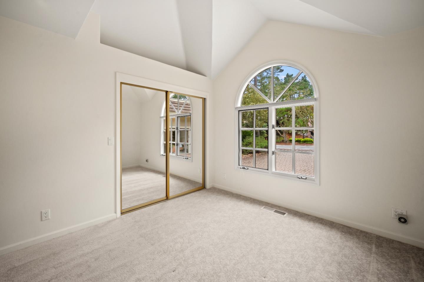Detail Gallery Image 36 of 43 For 4055 Sunset Ln, Pebble Beach,  CA 93953 - 4 Beds | 2/1 Baths