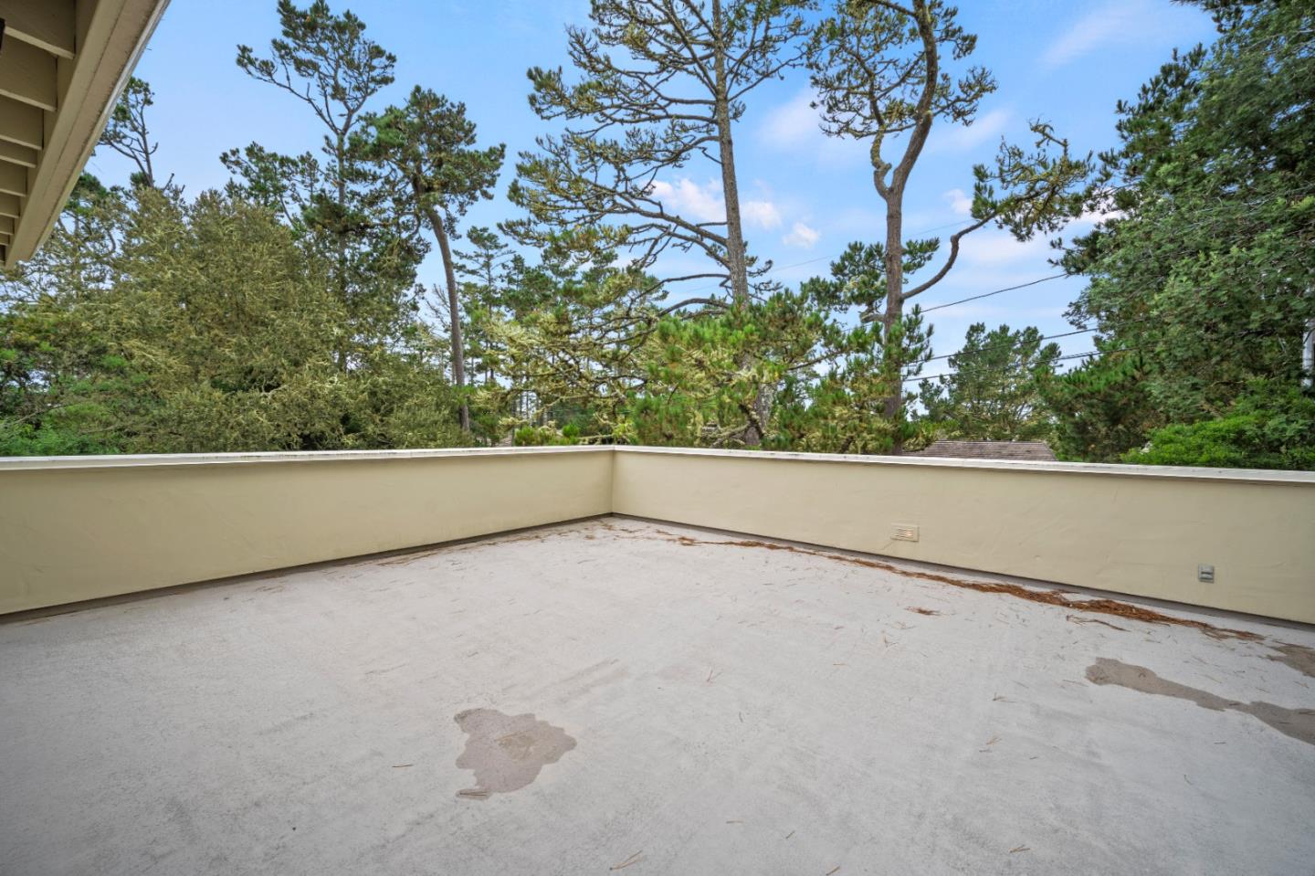 Detail Gallery Image 37 of 43 For 4055 Sunset Ln, Pebble Beach,  CA 93953 - 4 Beds | 2/1 Baths