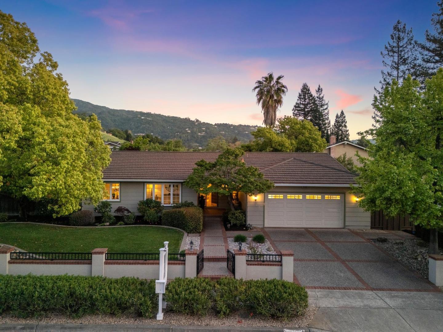 Detail Gallery Image 2 of 42 For 16100 Shannon Rd, Los Gatos,  CA 95032 - 3 Beds | 2 Baths