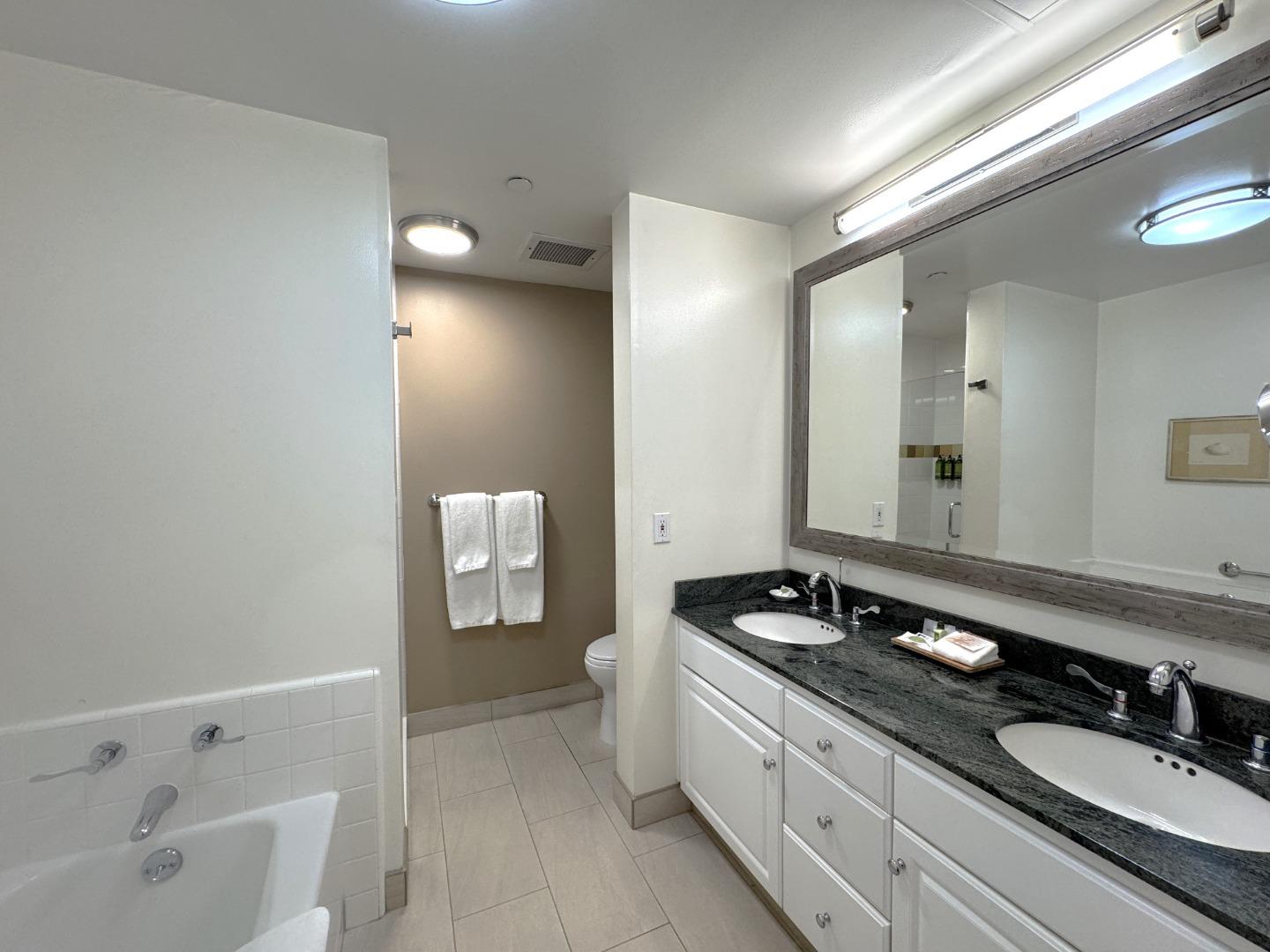 Detail Gallery Image 10 of 21 For 4100 Cabrillo Hwy #104,  Half Moon Bay,  CA 94019 - 1 Beds | 1 Baths