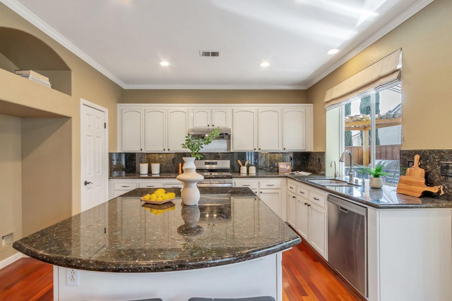 Detail Gallery Image 15 of 60 For 6751 Positano Ln, San Jose,  CA 95138 - 3 Beds | 2/1 Baths