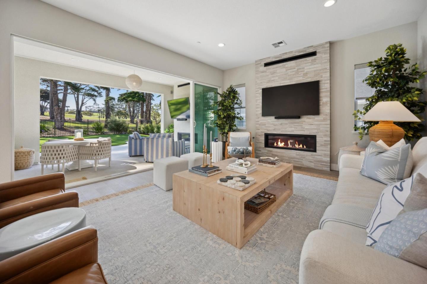 Detail Gallery Image 10 of 73 For 1814 Links Dr, Seaside,  CA 93955 - 4 Beds | 4/1 Baths