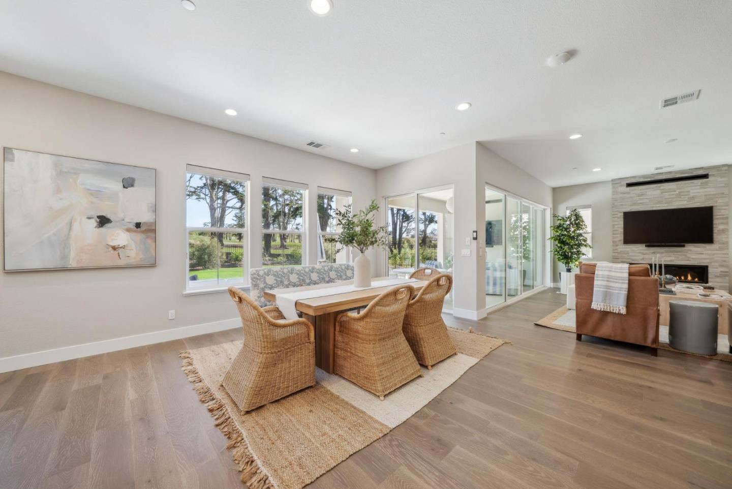 Detail Gallery Image 14 of 73 For 1814 Links Dr, Seaside,  CA 93955 - 4 Beds | 4/1 Baths