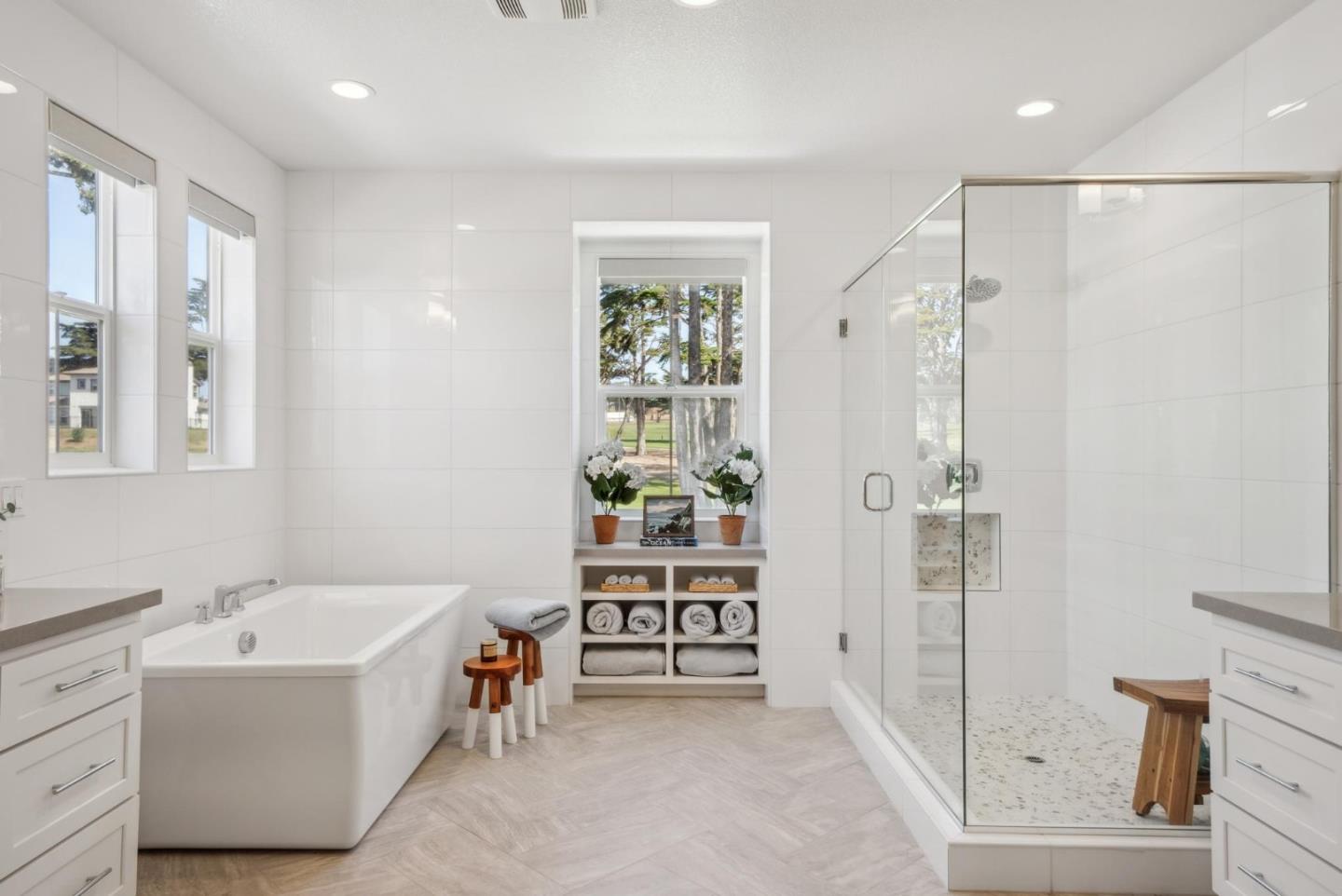 Detail Gallery Image 24 of 73 For 1814 Links Dr, Seaside,  CA 93955 - 4 Beds | 4/1 Baths