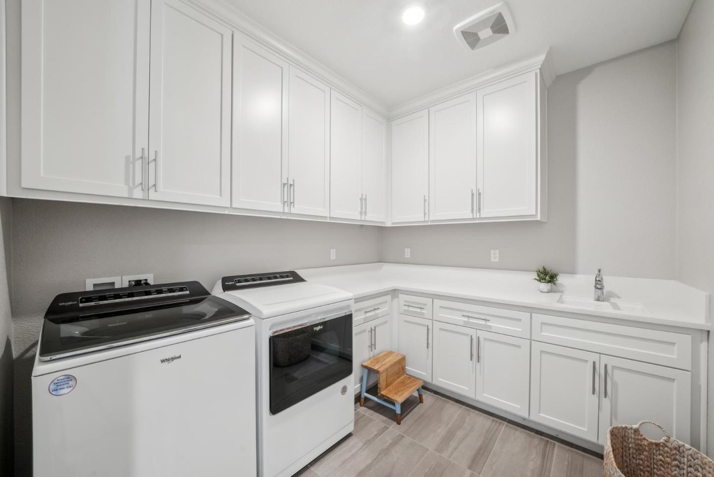 Detail Gallery Image 44 of 73 For 1814 Links Dr, Seaside,  CA 93955 - 4 Beds | 4/1 Baths