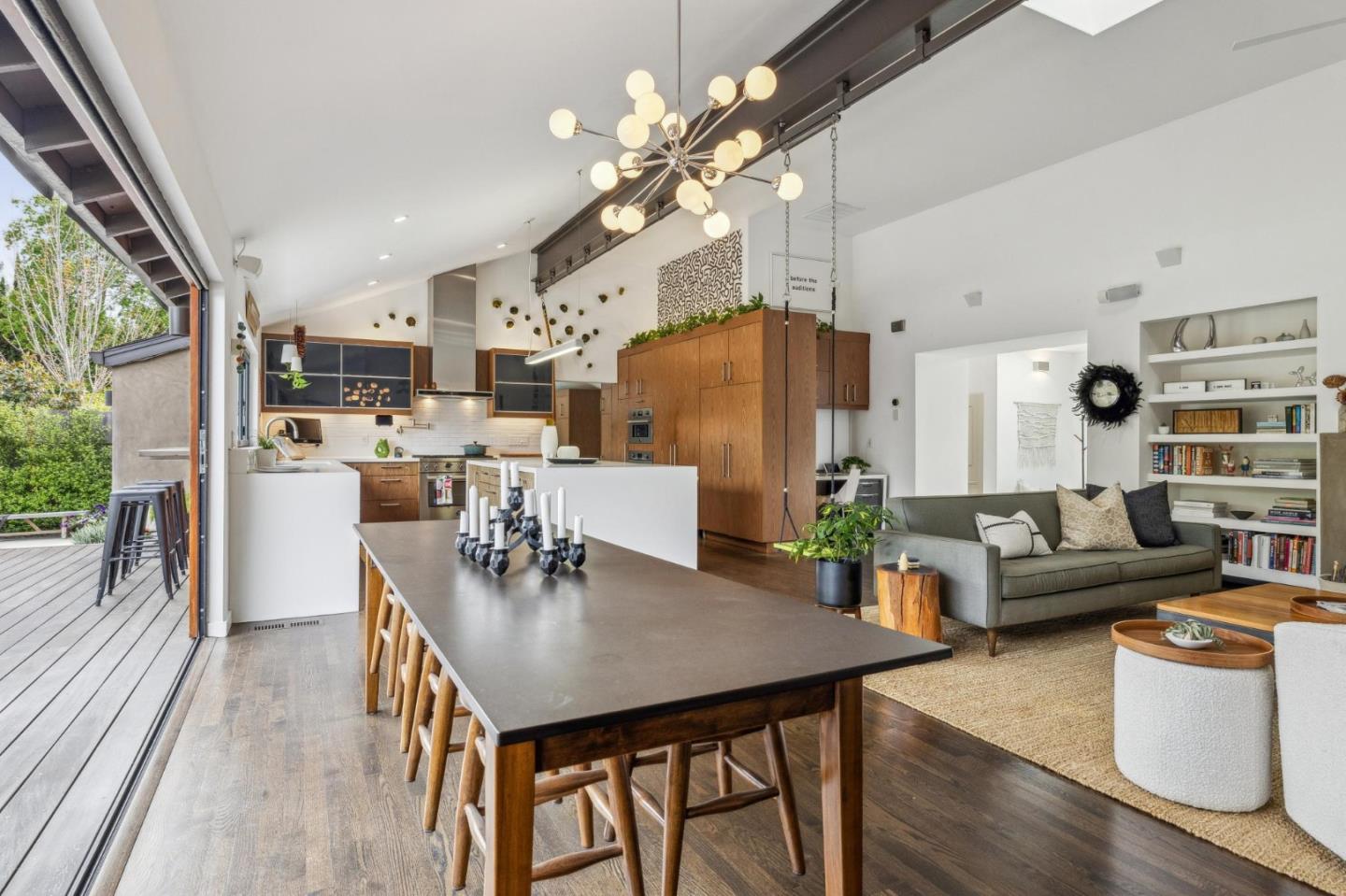 Detail Gallery Image 11 of 76 For 15548 Kavin Ln, Monte Sereno,  CA 95030 - 5 Beds | 3/1 Baths