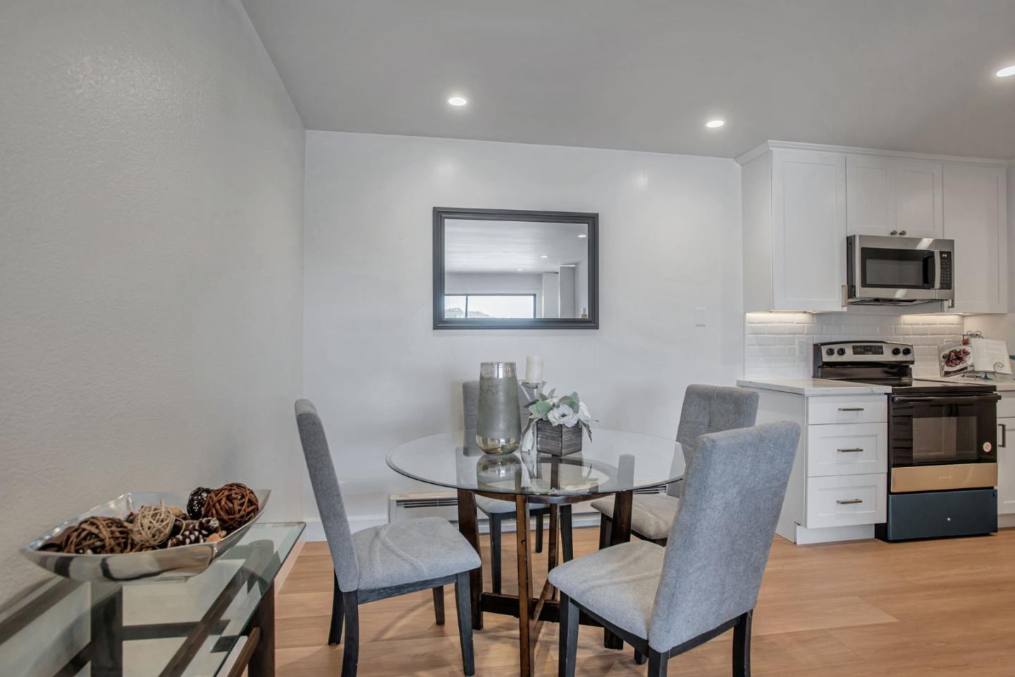 Detail Gallery Image 14 of 34 For 1031 Cherry Ave #81,  San Bruno,  CA 94066 - 3 Beds | 2 Baths